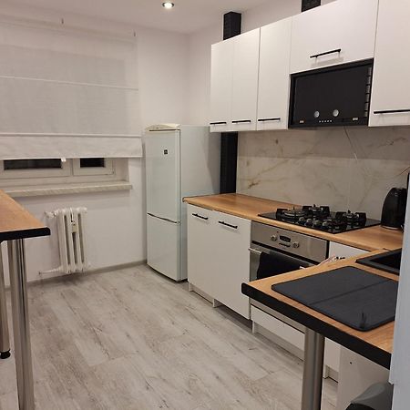 Apartament Z Jacuzzi W Centrum Katowic คาโตวีตเซ ภายนอก รูปภาพ