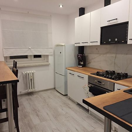 Apartament Z Jacuzzi W Centrum Katowic คาโตวีตเซ ภายนอก รูปภาพ