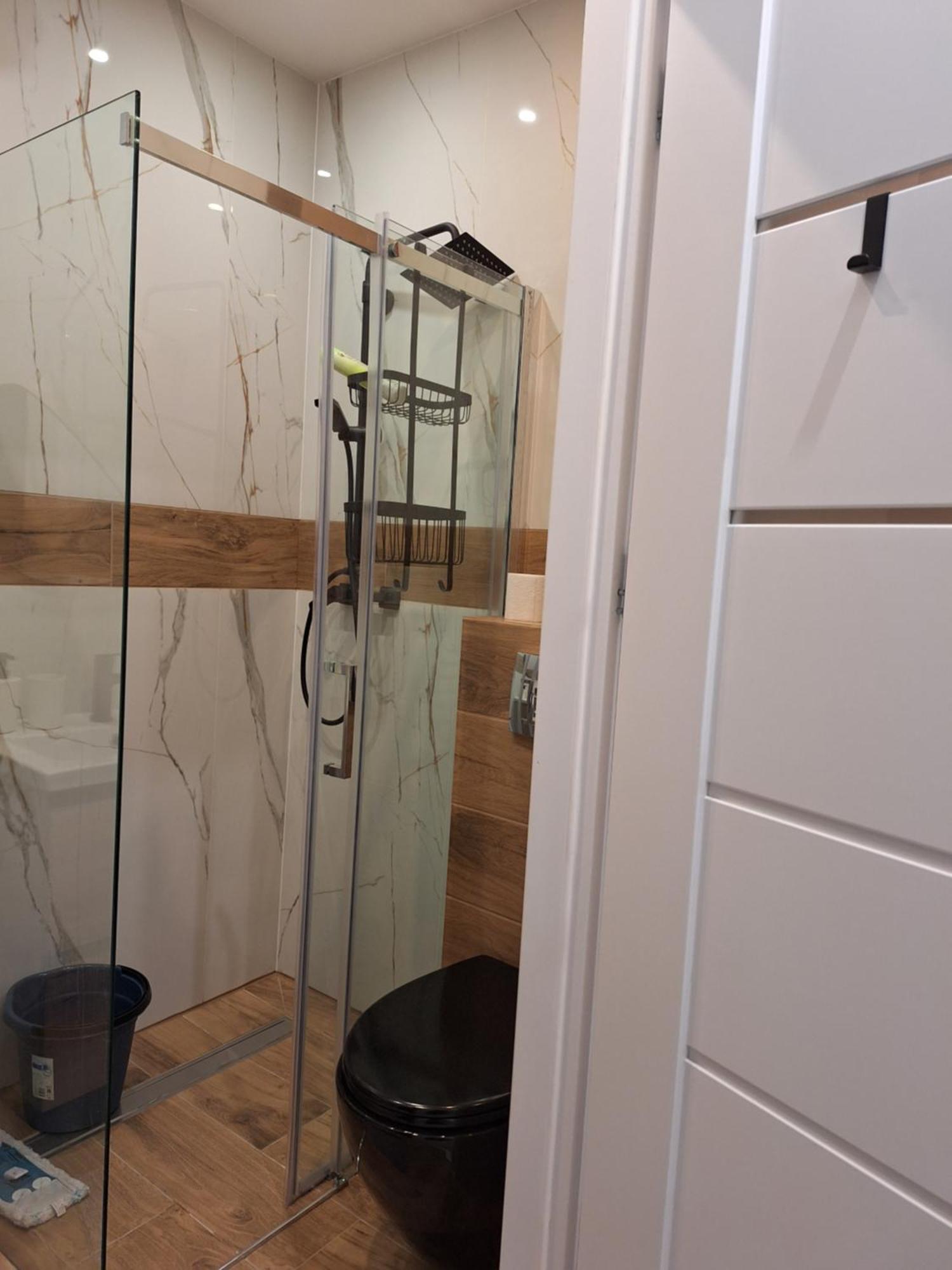 Apartament Z Jacuzzi W Centrum Katowic คาโตวีตเซ ภายนอก รูปภาพ