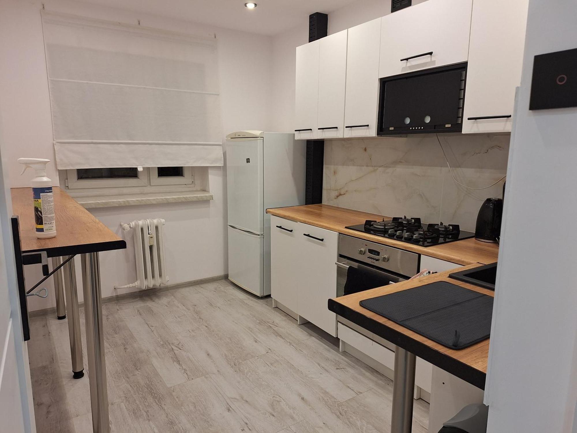 Apartament Z Jacuzzi W Centrum Katowic คาโตวีตเซ ภายนอก รูปภาพ