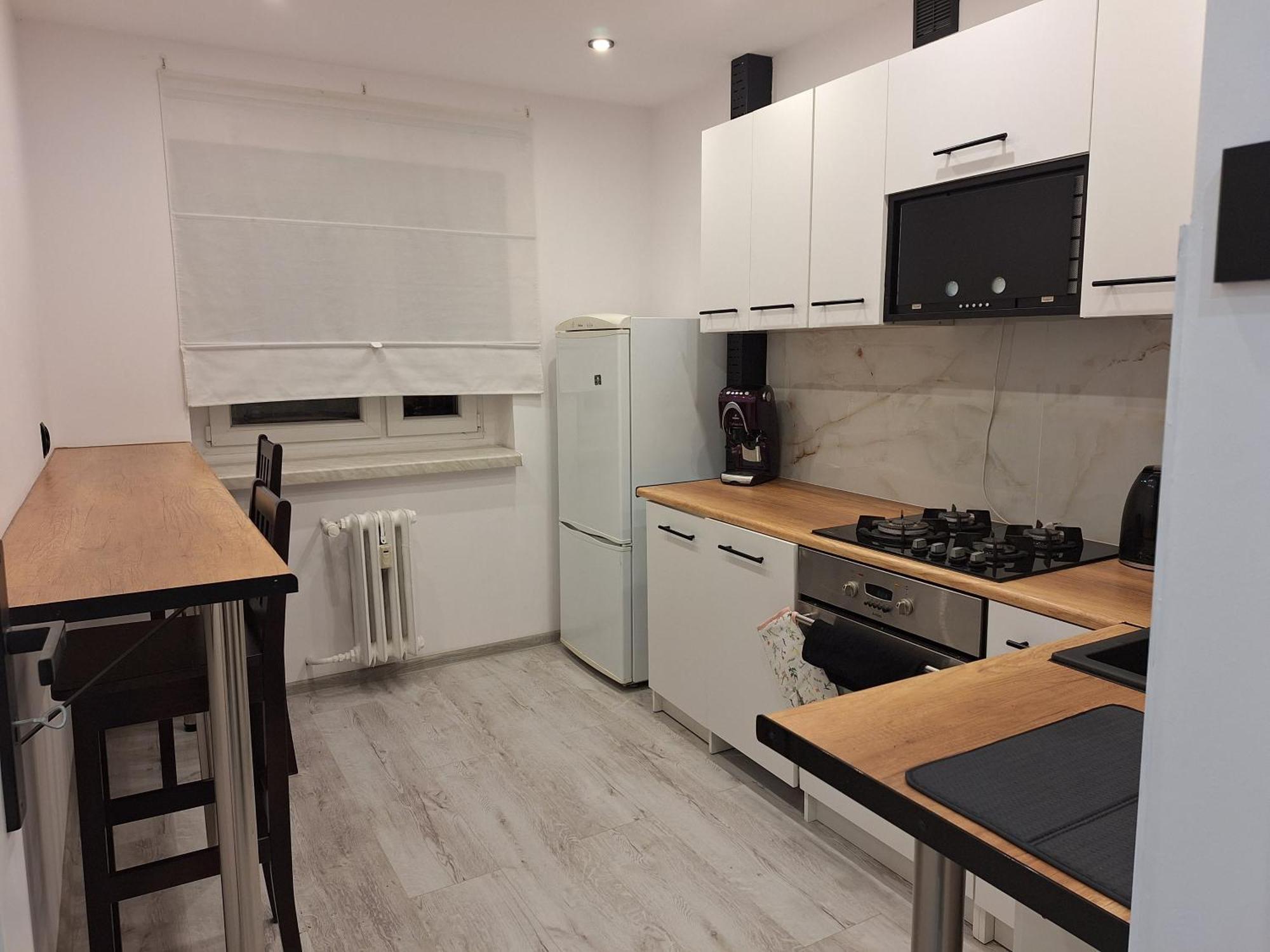 Apartament Z Jacuzzi W Centrum Katowic คาโตวีตเซ ภายนอก รูปภาพ